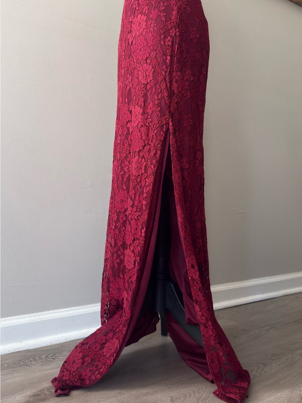 DB Studio Wine Allover Lace Halter Gown with Slit Size 4 - Picture 7 of 14
